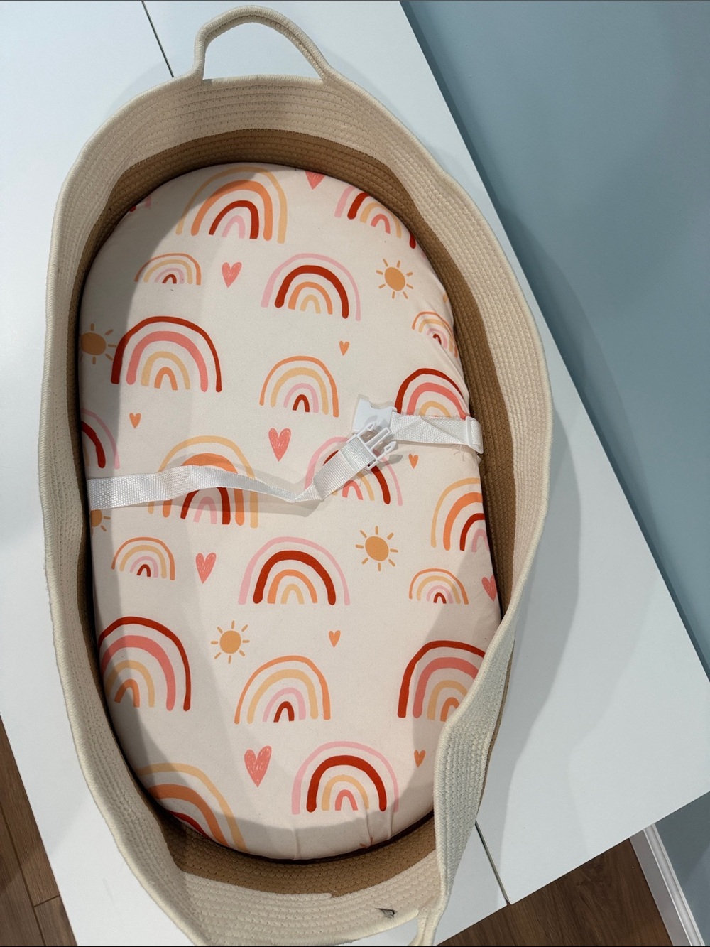 Lounger with Neutral Rainbow Sheet